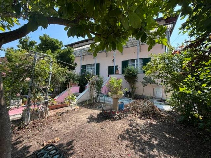 Casa con 6 locali in vendita in Castelnuovo Bormida