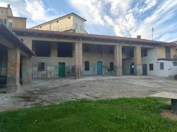 Casa con 6 locali in vendita in Via Garibaldi, Centro, Castagnole Monferrato