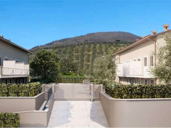Casa con 6 locali in vendita in Centro, Montale