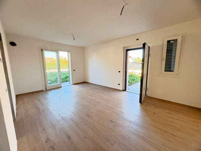 Casa con 5 locali in vendita in Via Emanuela, San Martino in Campo Santa Maria Rossa, Perugia