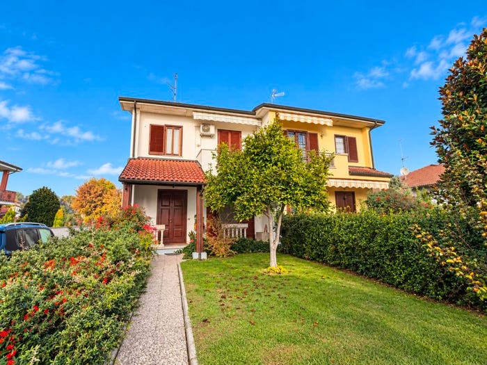 Casa con 5 locali in vendita in Via Aprile, Piovera, Alluvioni Piovera