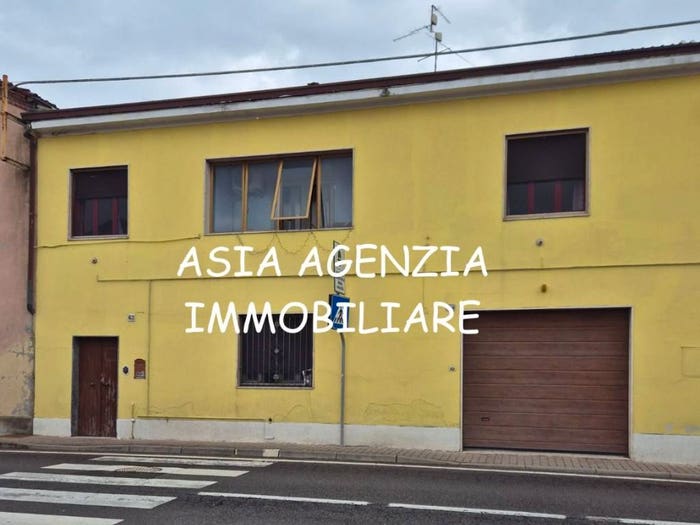 Appartamento trilocale in vendita in Via Giacomo Matteotti, Cignone, Corte de' Cortesi con Cignone