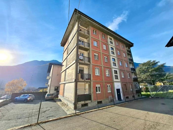 Appartamento trilocale in vendita in Via Martiri della Libertà, Centro, Chatillon