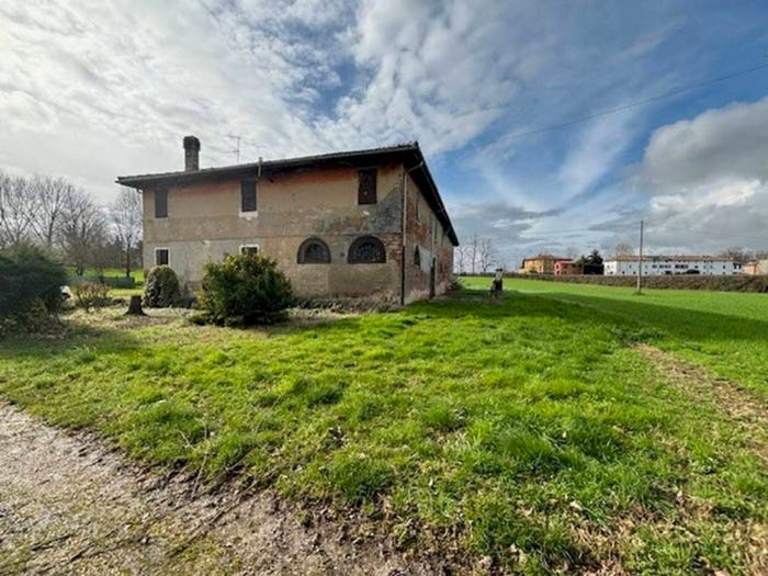 Casa con 6 locali in vendita in Via Argini, Minerbio