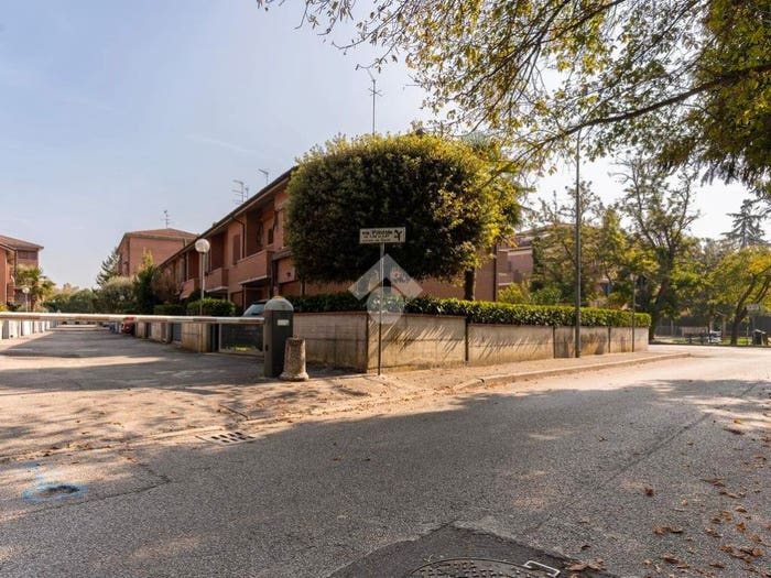 Casa quadrilocale in vendita in Via Pontida, Via Modena, Ferrara