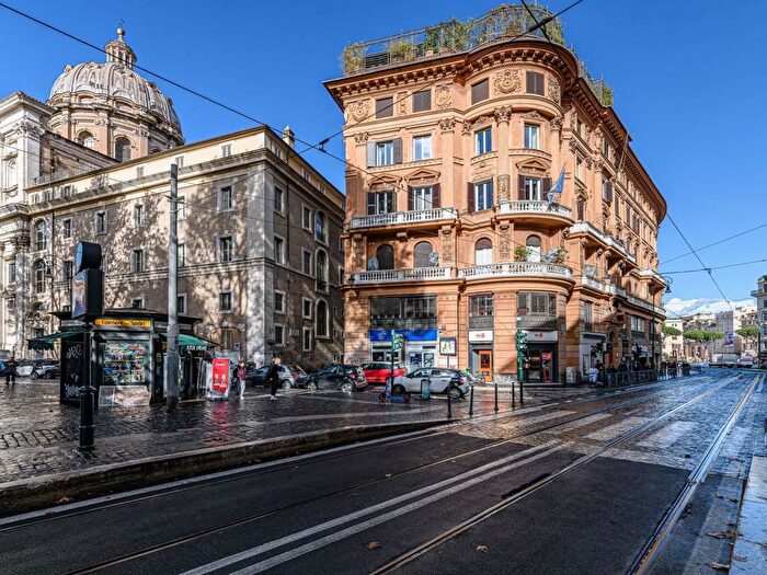 Appartamento con 6 locali in vendita in Via Arenula, Largo Argentina, Roma
