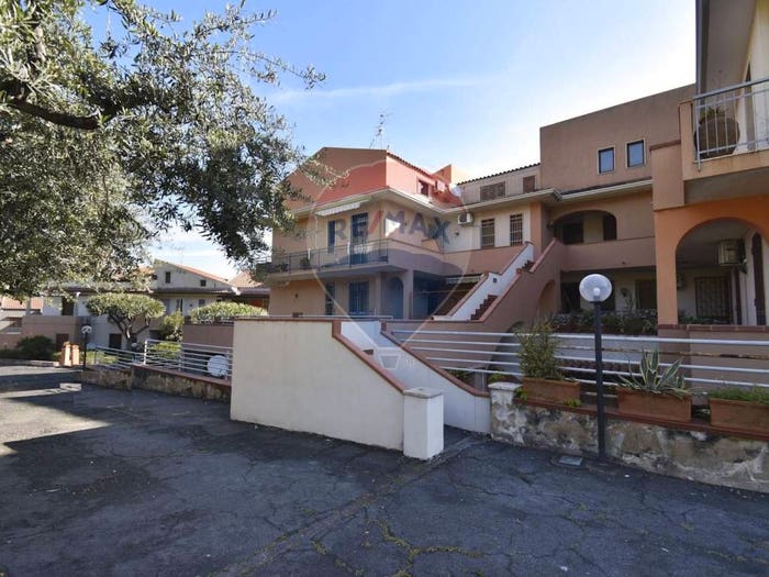 Appartamento trilocale in vendita in Via Provinciale per Riposto, Pozzillo Stazzo Santa Tecla, Acireale
