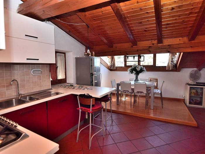 Appartamento trilocale in vendita in Piazza dell'Olivo, Magugnano, Brenzone sul Garda