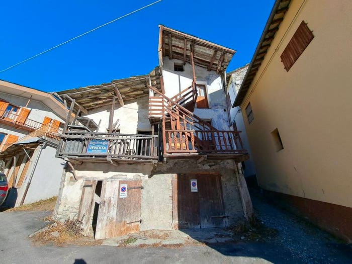 Casa quadrilocale in vendita in Piazza Umberto I, Villa, Crissolo