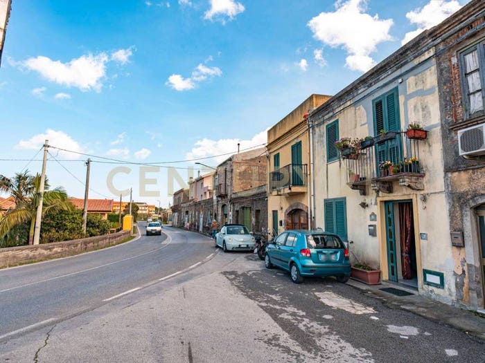 Casa quadrilocale in vendita in Via Corriolo Nazionale, San Pietro Santa Maria delle Grazie, Milazzo