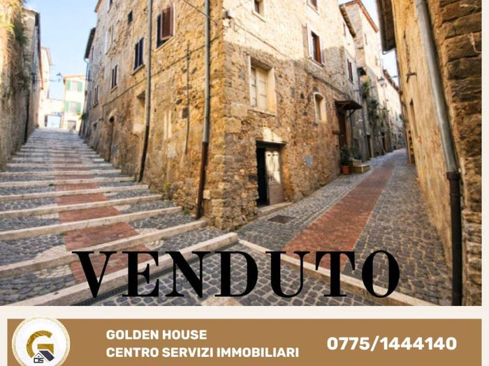 Appartamento trilocale in vendita in Via Pio Salvati, Centro, Anagni