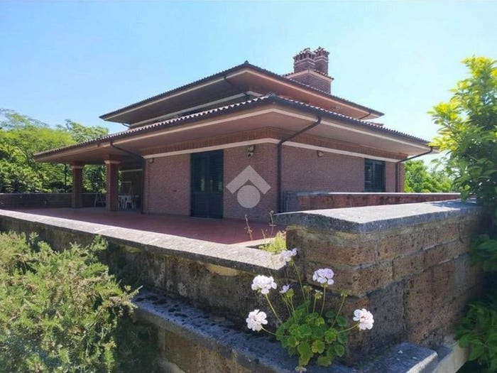 Casa con 6 locali in vendita in Via Provinciale, Altavilla Irpina