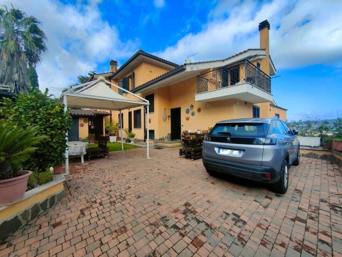 Casa con 6 locali in vendita in Prato della Corte, Marino