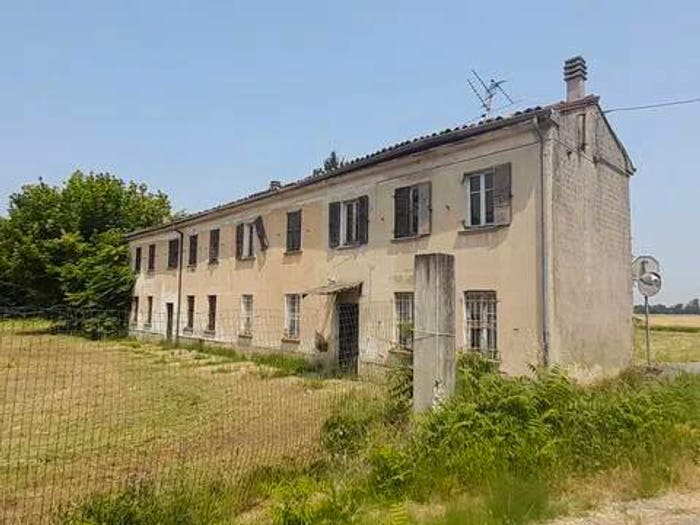 Casa con 6 locali in vendita in Via Ghelfa, Arena Po