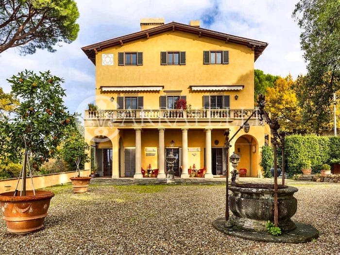 Appartamento con 6 locali in vendita in Via delle Forbici, Salviatino San Domenico, Firenze