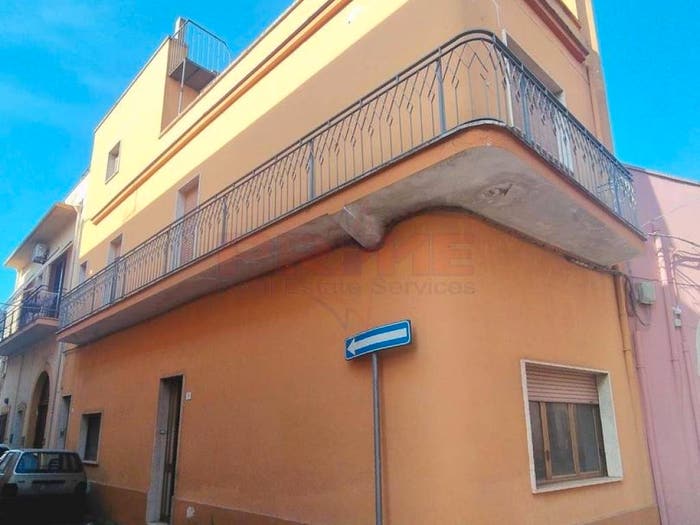 Casa trilocale in vendita in Via Armando Diaz, Aradeo