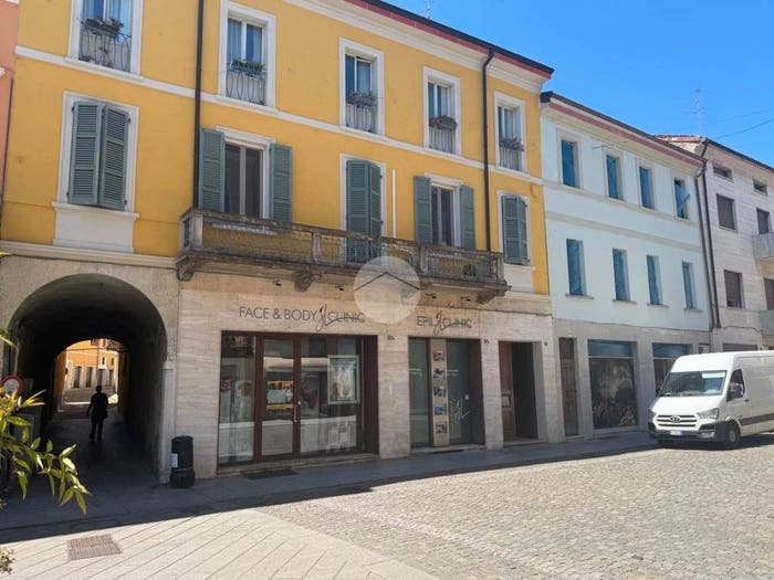 Appartamento trilocale in vendita in Via dei Rustici, Centro, Cremona