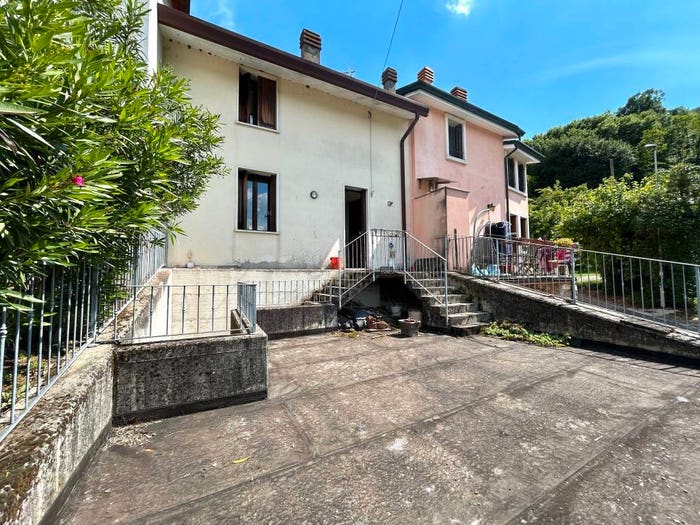 Casa quadrilocale in vendita in Via Motti, Montorso Vicentino