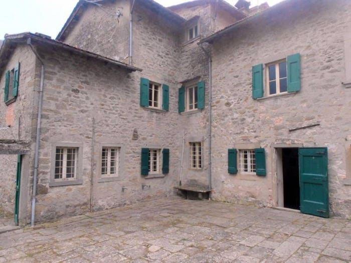 Casa con 6 locali in vendita in LOCALITA' STRADA IN CASENTINO, Strada, Castel San Niccolò