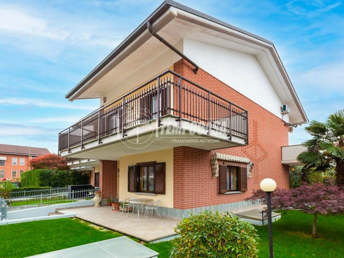 Casa con 6 locali in vendita in Via Pier Paolo Pasolini, Semicentro, Chieri