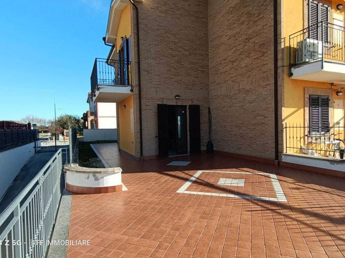 Appartamento trilocale in vendita in Via Giotto, Cingoli