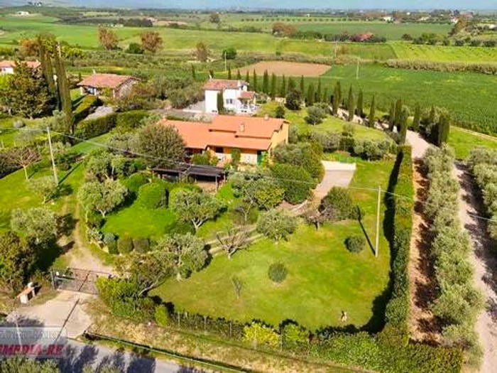 Casa con 6 locali in vendita in Poggio Cavallucciaro No Number, Montalto di Castro