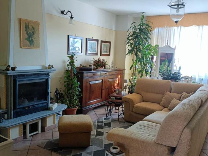 Casa con 6 locali in vendita in Via Caduti di Nassiriya, Novi Ligure
