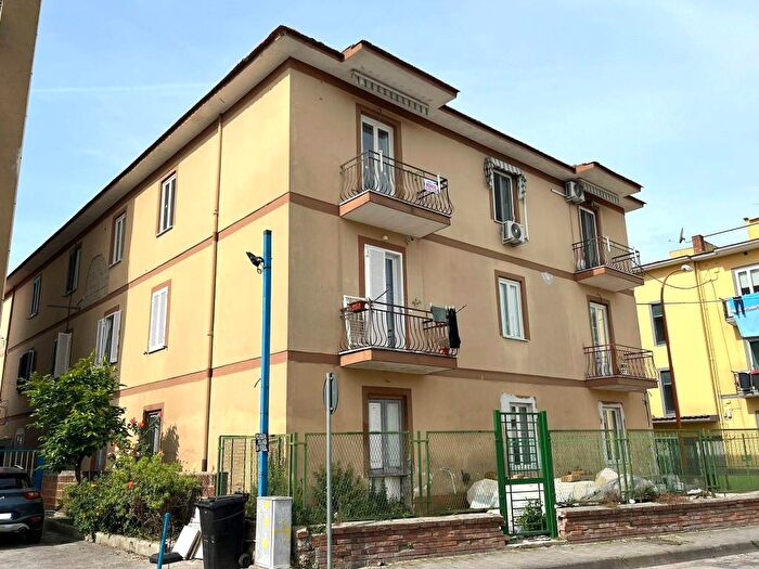 Appartamento quadrilocale in vendita in Via Appia Antica, Casapulla