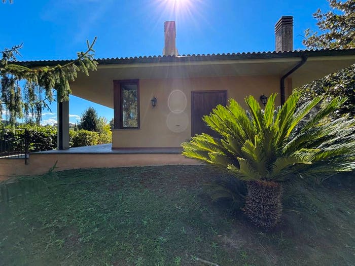 Casa con 6 locali in vendita in Via delle Magnolie, Montelarco, Rignano Flaminio