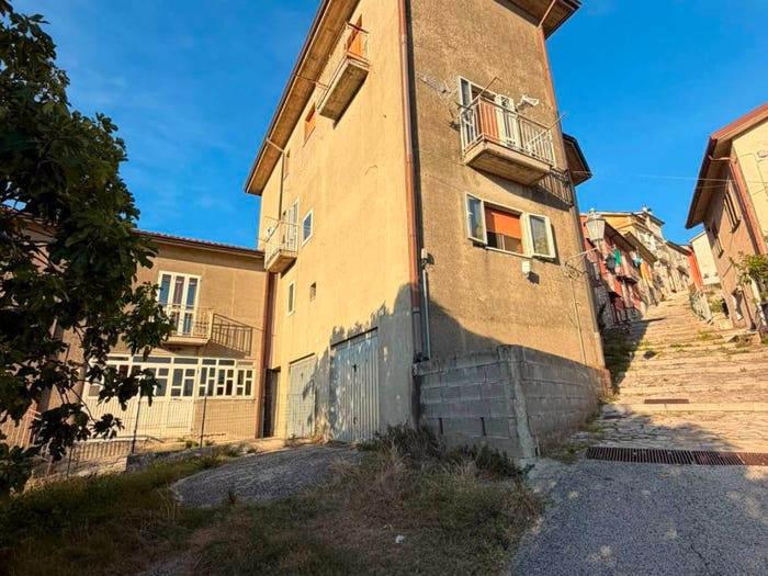 Appartamento trilocale in vendita in Via Chiesa, Manocalzati