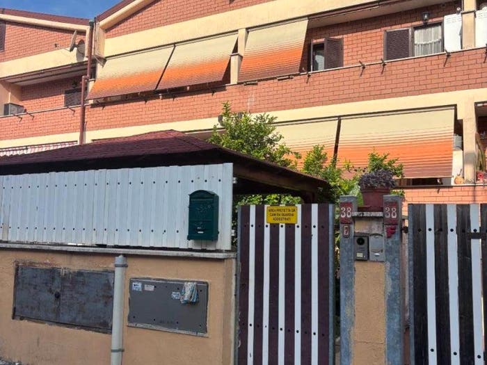Casa quadrilocale in vendita in Via delle Mimose, Collefiorito, Guidonia Montecelio