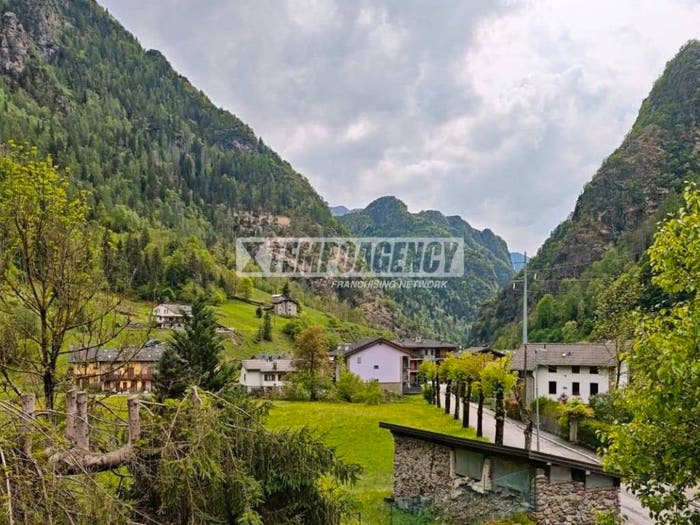 Appartamento trilocale in vendita in Via Ettore Cozzani, Trabuchello, Isola di Fondra