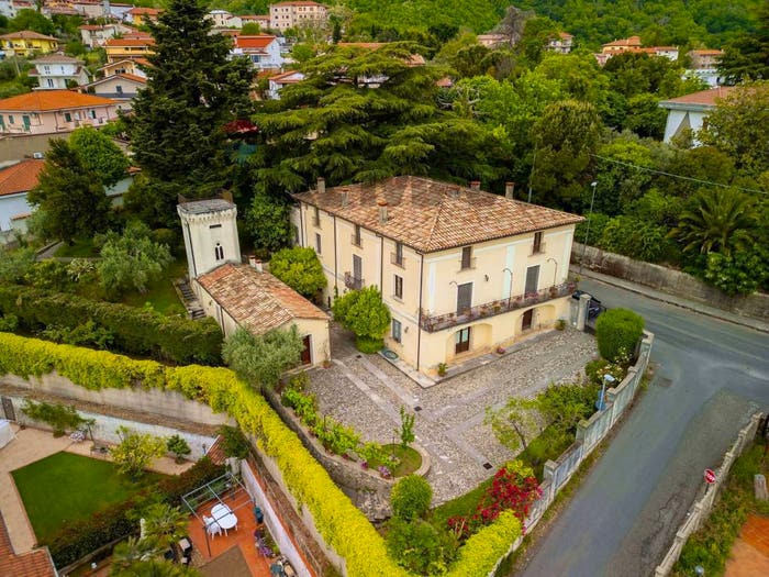 Casa con 6 locali in vendita in VIA KENNEDY, Marano Marchesato