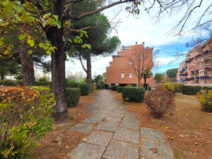 Appartamento con 6 locali in vendita in VIA IV NOVEMBRE, Fano Flaminio, Fano