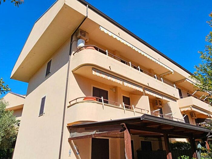 Appartamento trilocale in vendita in Calalunga Pietragrande, Montauro