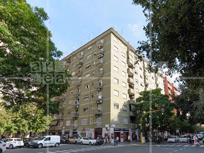 Appartamento trilocale in vendita in Piazza Enrico Fermi, Marconi, Roma