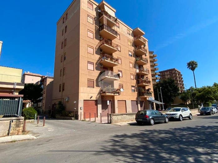 Appartamento quadrilocale in vendita in Via Santa Maria di Gesù, Guadagna, Palermo