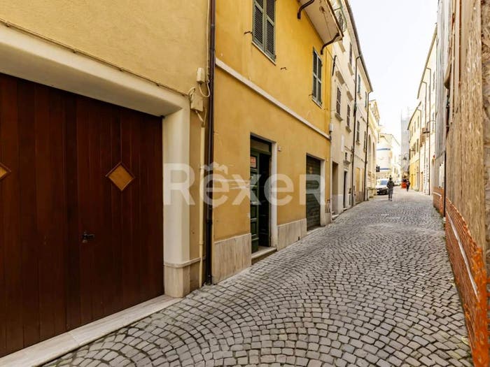 Casa quadrilocale in vendita in Corso Vittorio Emanuele, Centro, Apiro