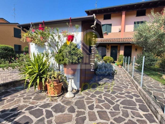 Casa trilocale in vendita in via Paul Harris, Guastalla