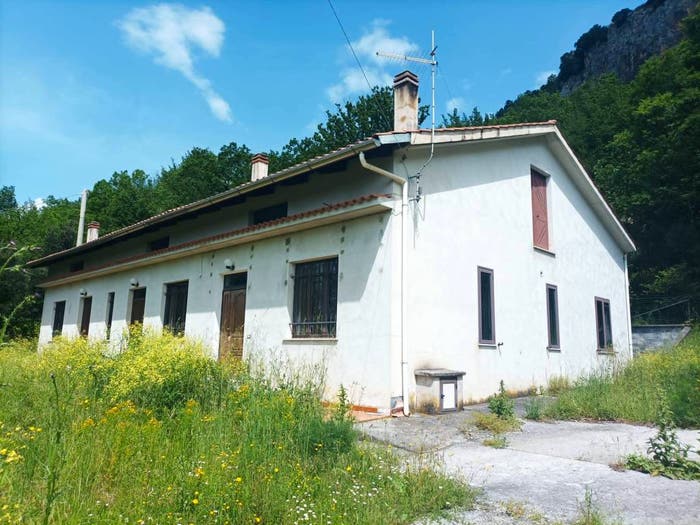 Casa con 6 locali in vendita in Via Quinardanza, Nemoli