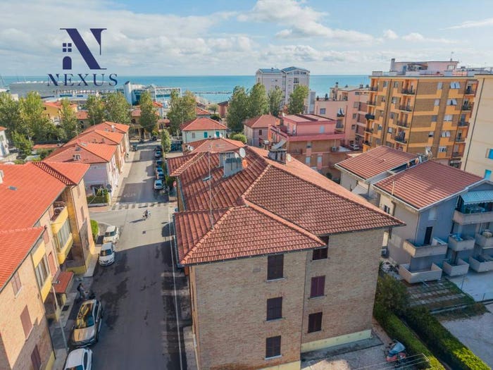 Appartamento trilocale in vendita in via Manzoni, Sassonia, Fano