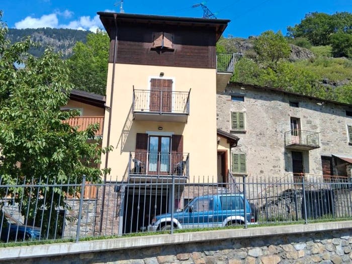 Casa quadrilocale in vendita in Via Pendosso, Le Prese Pendosso, Sondalo