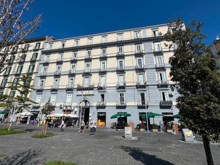 Appartamento con 5 locali in vendita in Pza Giuseppe Garibaldi, Garibaldi Ferrovia, Napoli