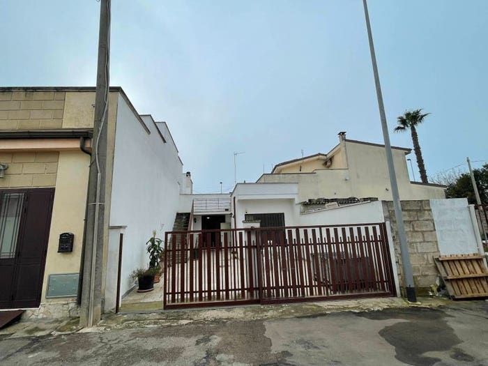 Appartamento trilocale in vendita in Via Salvator Rosa, Melissano