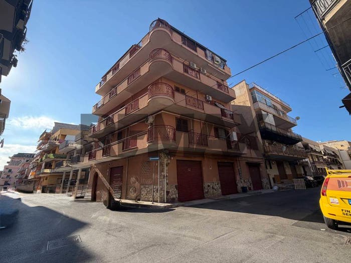 Appartamento con 5 locali in vendita in Via Luisa Sanfelice, Centro, Bagheria