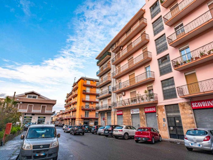 Appartamento quadrilocale in vendita in Corso Lombardia, Centro, Giarre