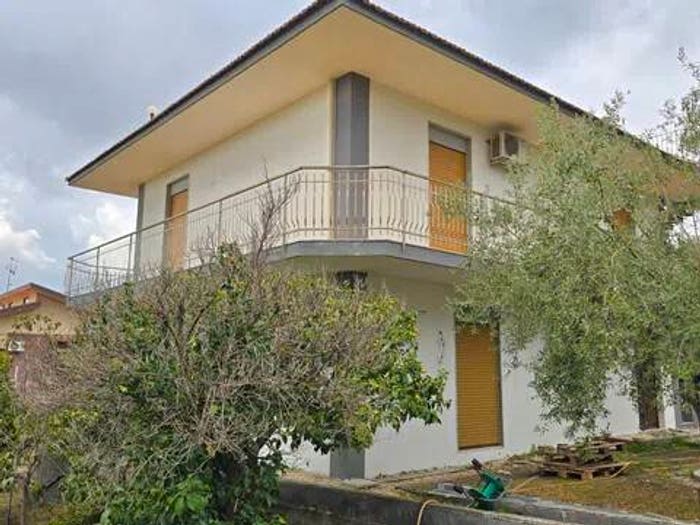 Casa con 6 locali in vendita in Via Milano, Centro, Mascalucia