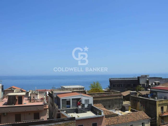 Appartamento trilocale in vendita in Via Scaccianoce, Centro Storico, Acireale