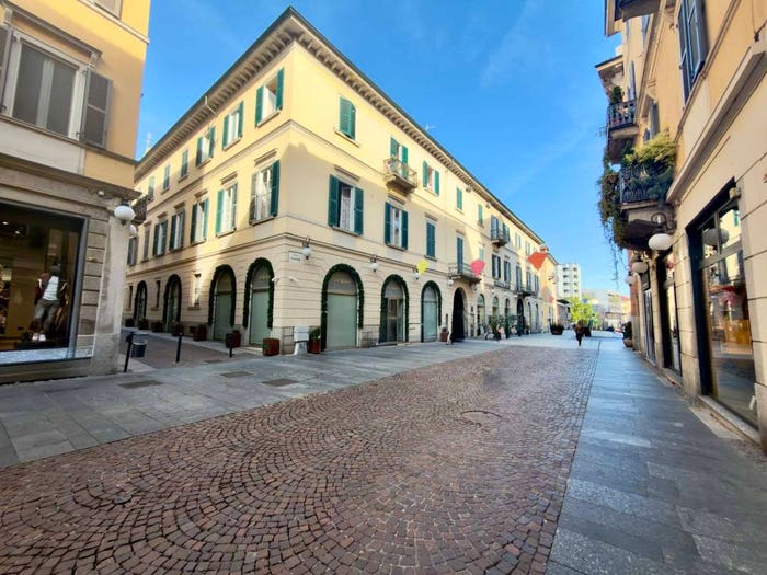 Appartamento quadrilocale in vendita in Corso Camillo Benso di Cavour, Centro Storico, Novara