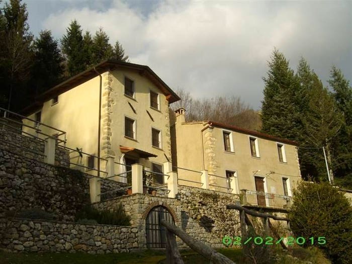 Casa con 6 locali in vendita in Camaiore Paese, Camaiore